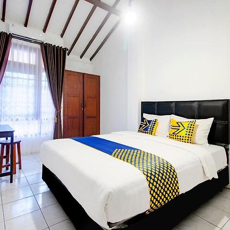 Spot On 2107 Ijo Pupus Syariah Residence Baturetno Buitenkant foto