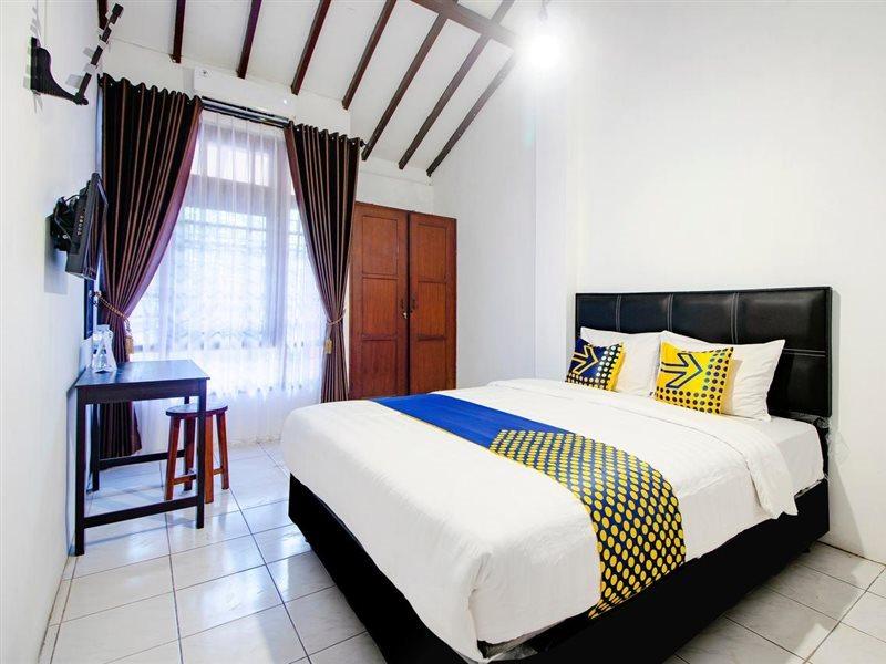 Spot On 2107 Ijo Pupus Syariah Residence Baturetno Buitenkant foto